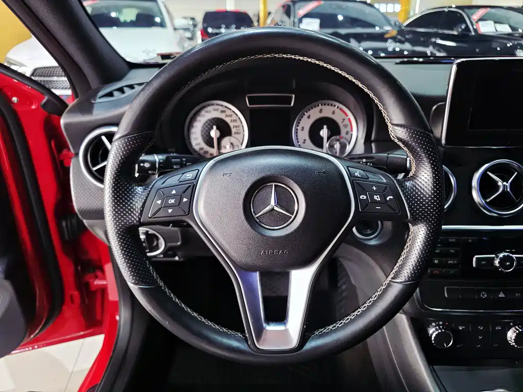 Mercedes-Benz A-Class 2014 — фото 8
