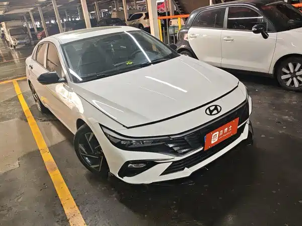 Hyundai Elantra 2024