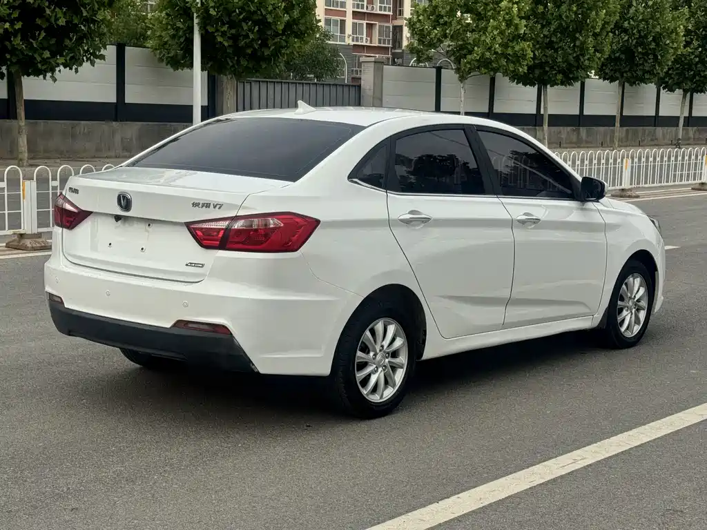 Changan V7 2017 — фото 7