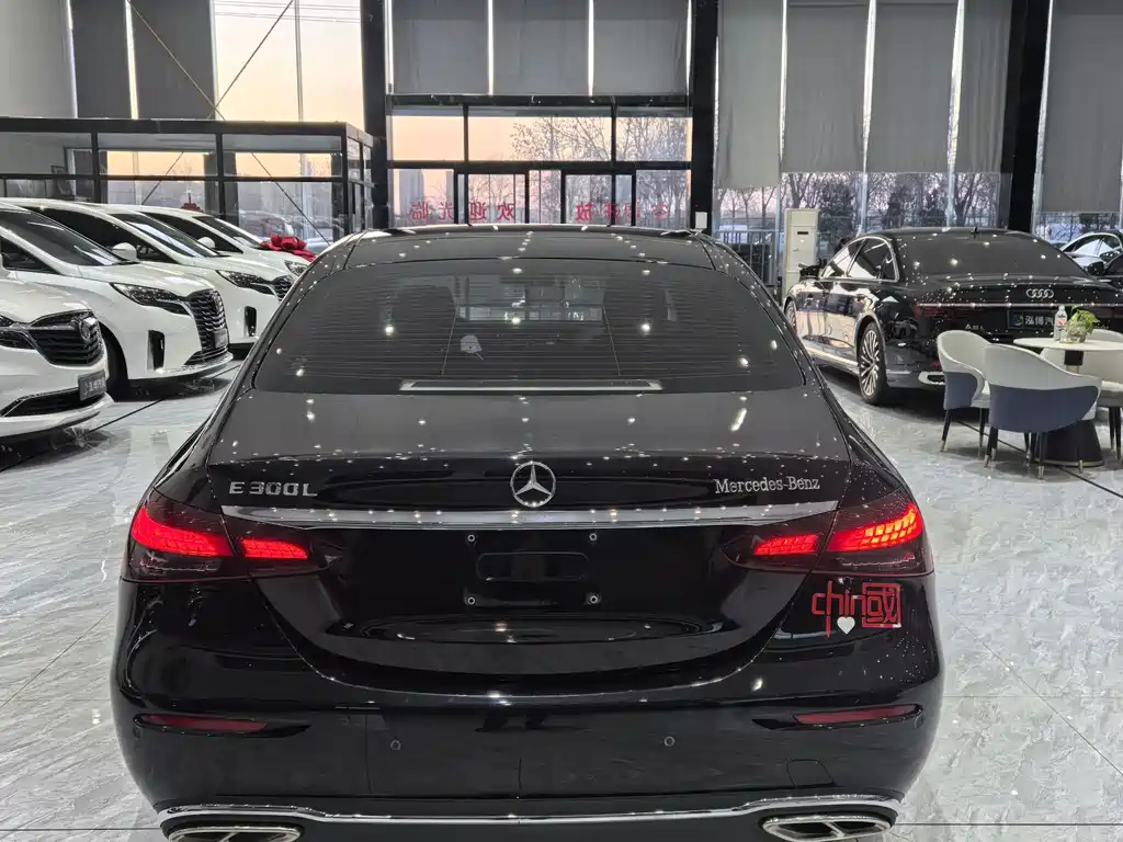 Mercedes-Benz E-Class 2022 — фото 16