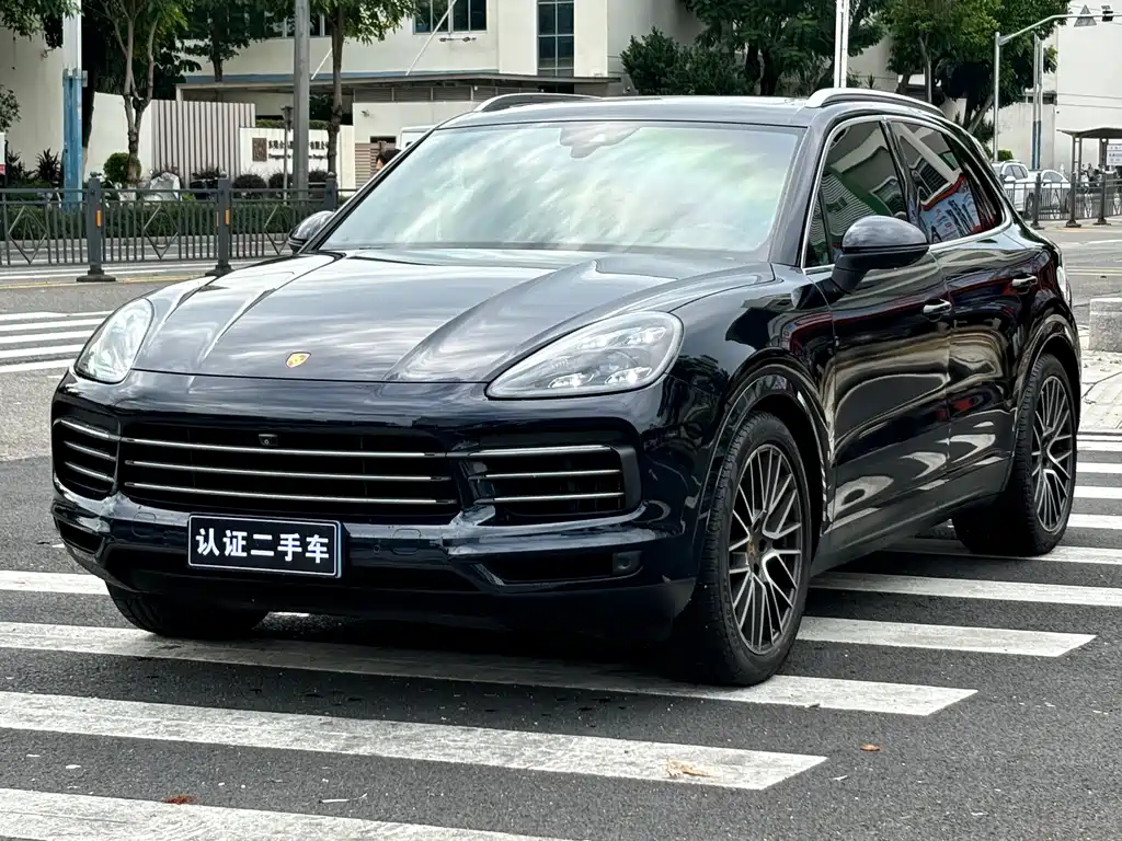 Porsche Cayenne 2019 — фото 1