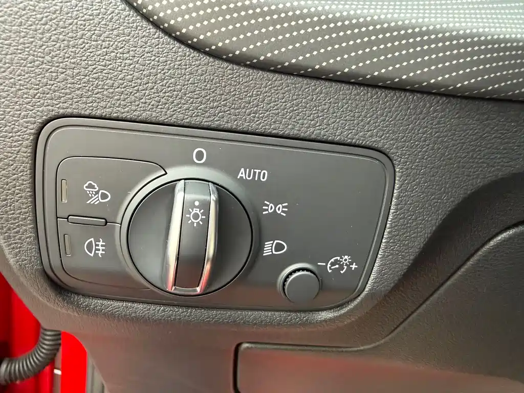 Audi Q2L 2021 — фото 17
