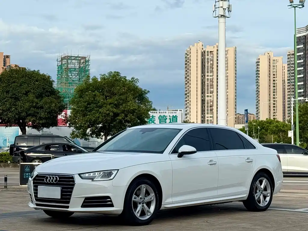 Audi A4L 2018