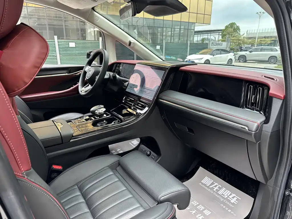GAC Motor Trumpchi E9 2025 — фото 22
