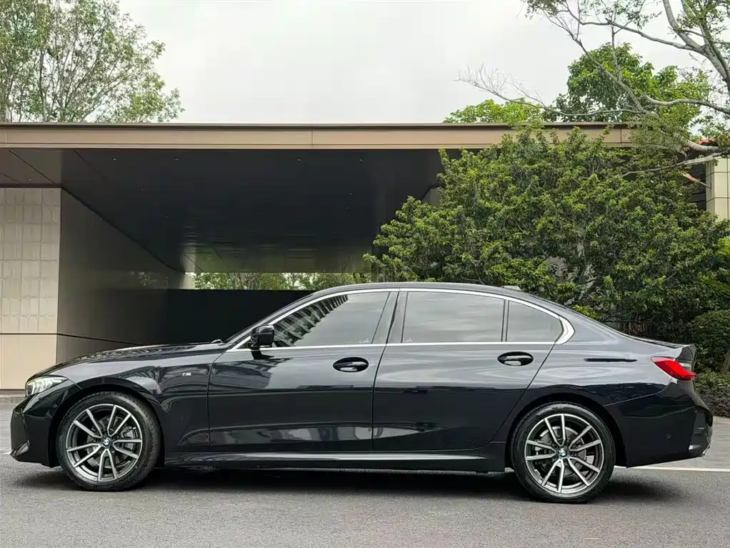 BMW 3 Series 2023 — фото 10