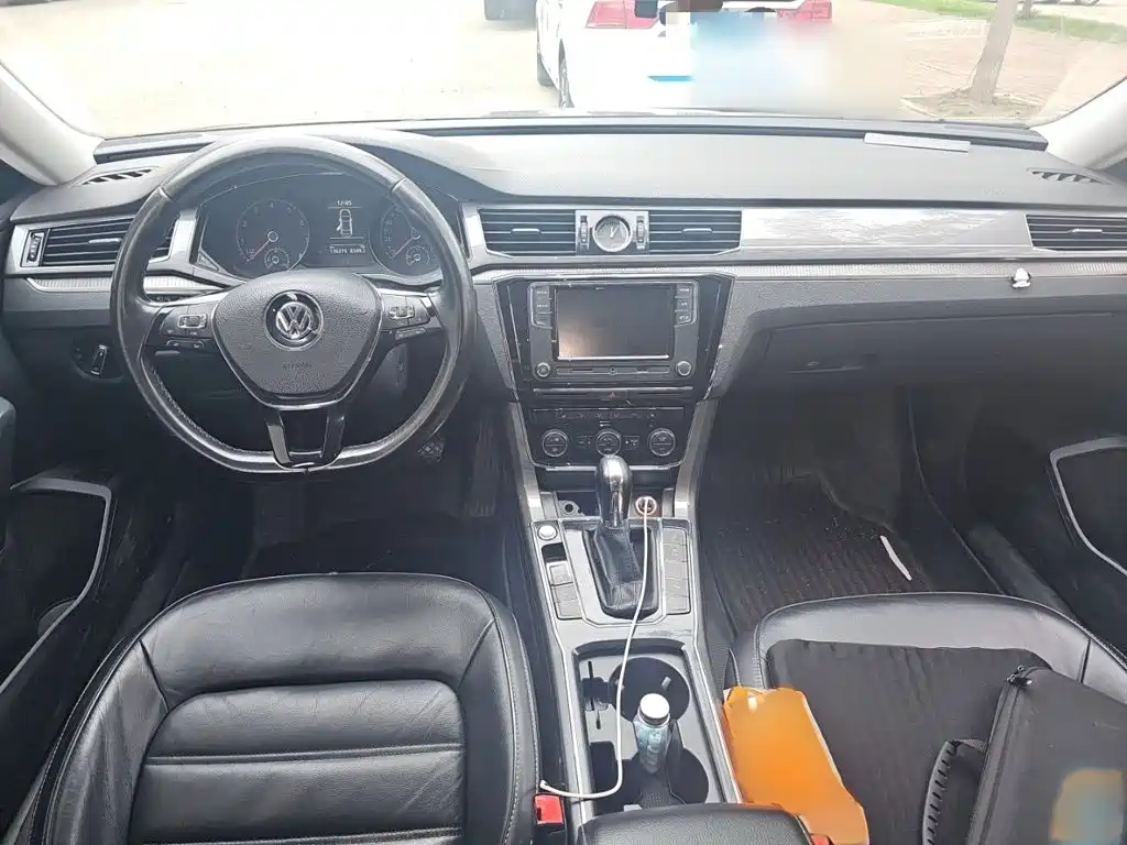 Volkswagen Passat 2018 — фото 13