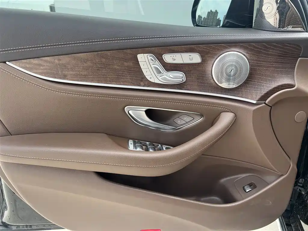 Mercedes-Benz E-Class 2023 — фото 14