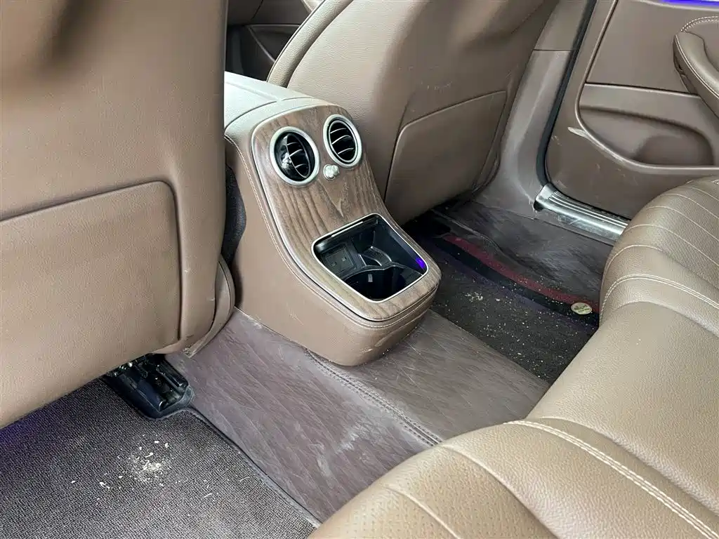 Mercedes-Benz E-Class 2023 — фото 13