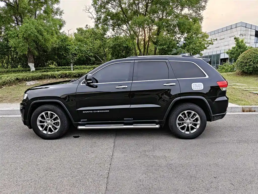 Jeep Grand Cherokee 2015 — фото 5