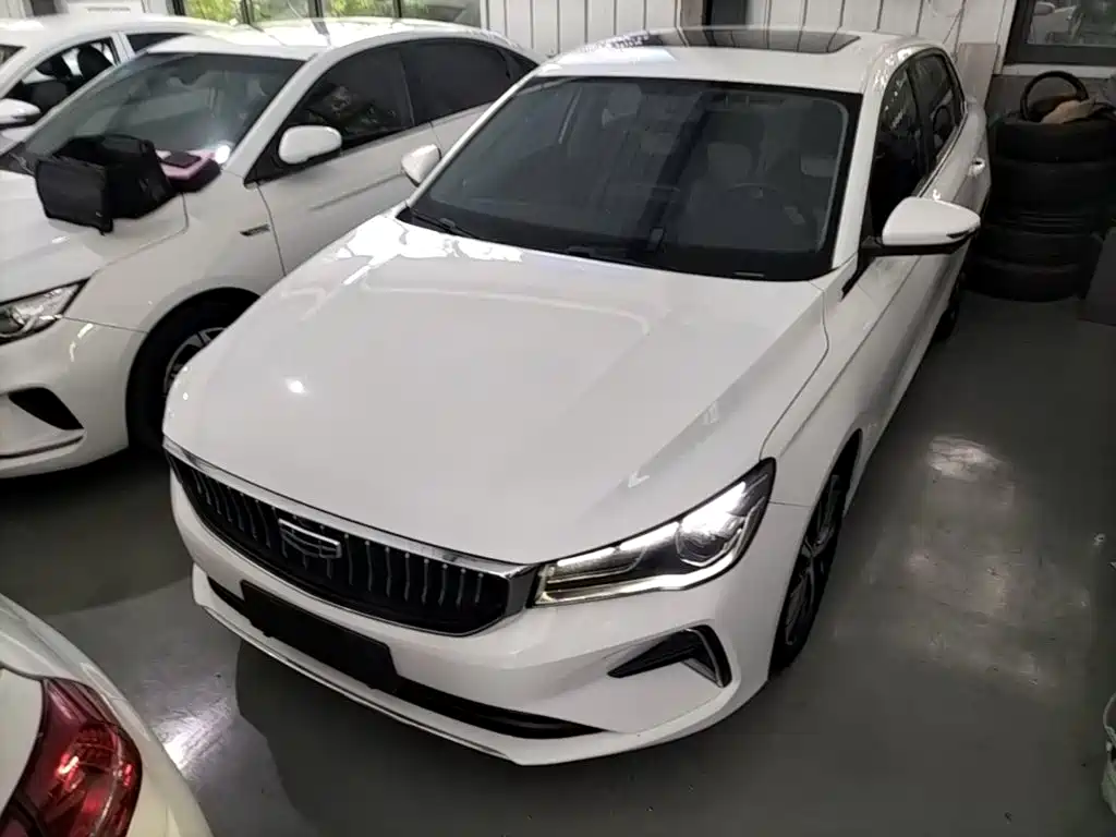 Geely Emgrand 2021