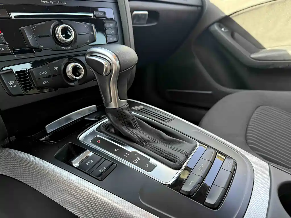 Audi A4L 2014 — фото 12