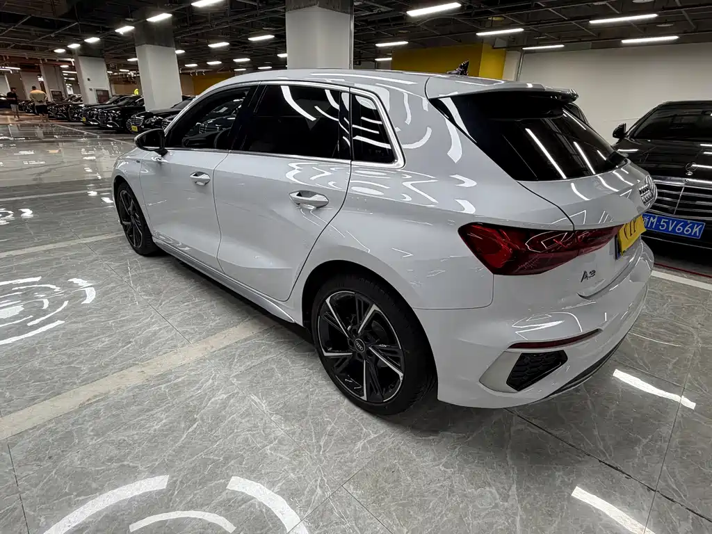 Audi A3 2023 — фото 15