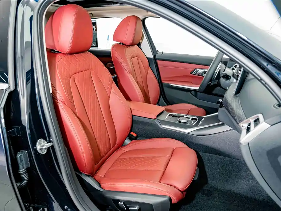 BMW 3 Series 2025 — фото 18
