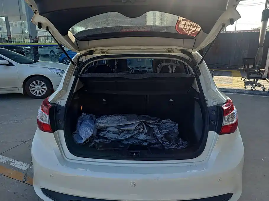 Nissan Tiida 2016