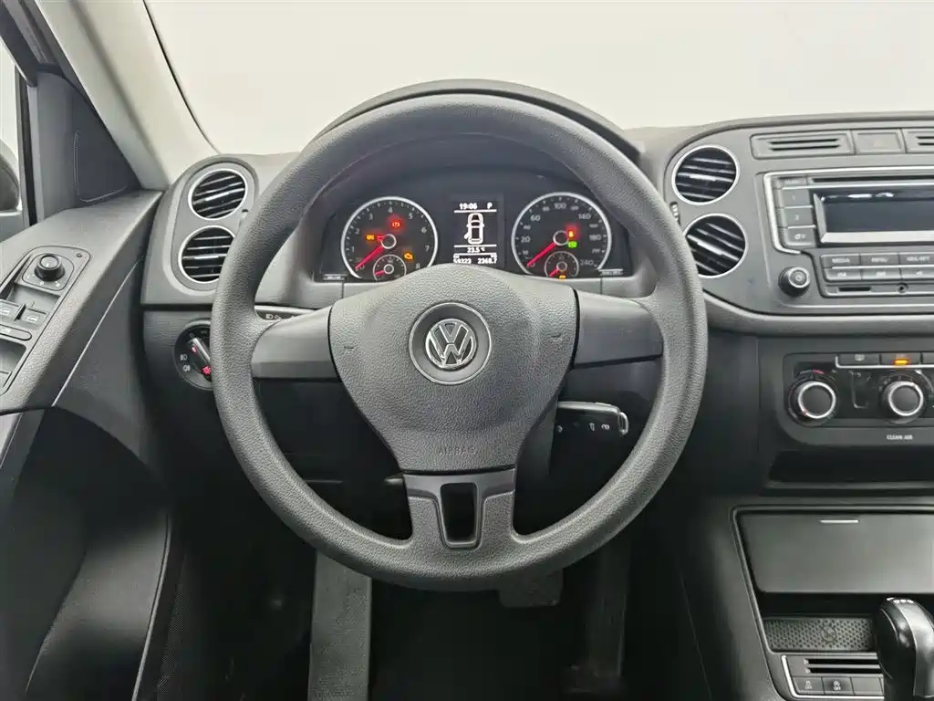 Volkswagen Tiguan 2019 — фото 11