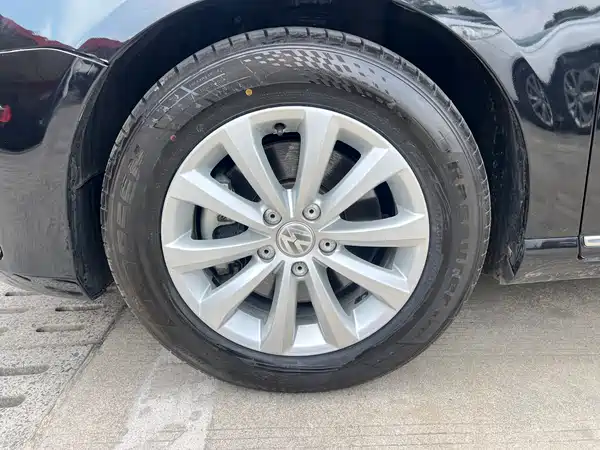 Volkswagen Magotan 2012
