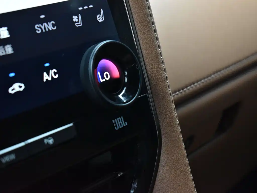 Toyota Vellfire 2024 — фото 12