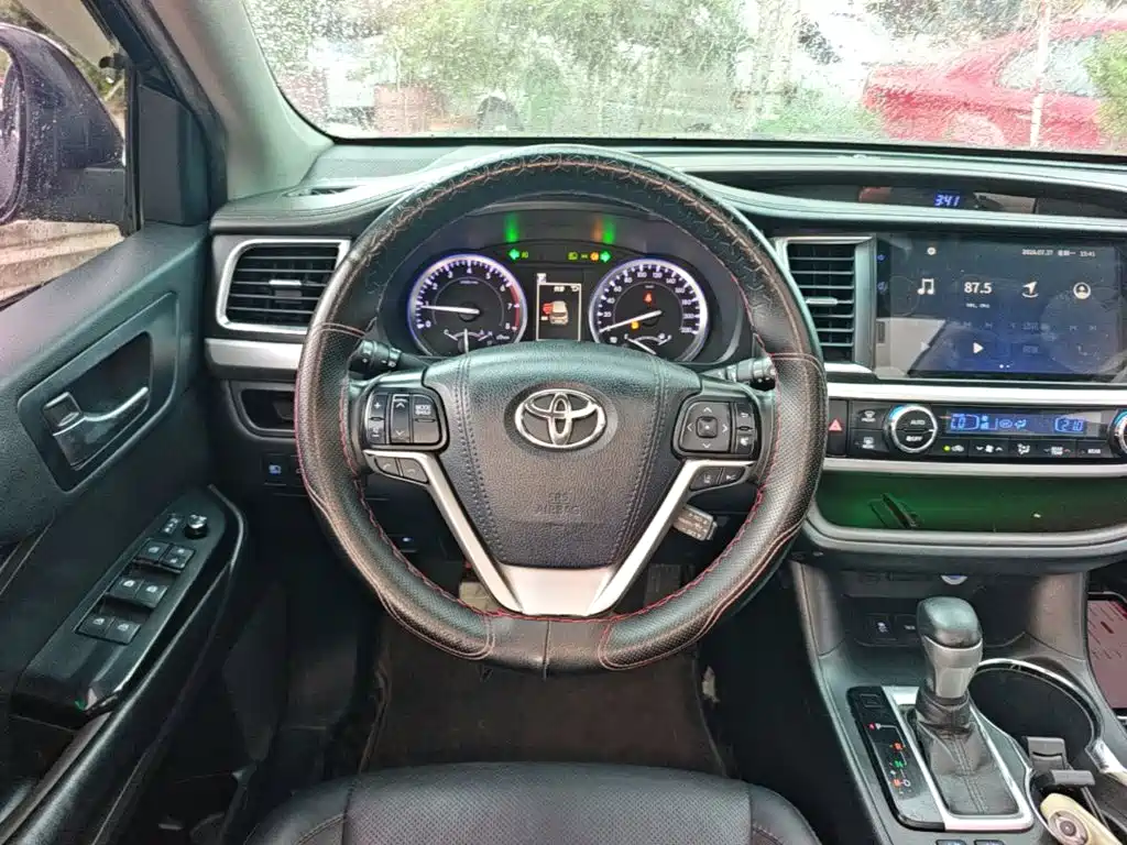 Toyota Highlander 2021 — фото 11