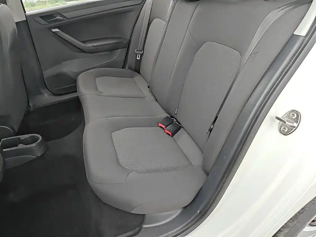 Volkswagen Jetta 2017 — фото 17