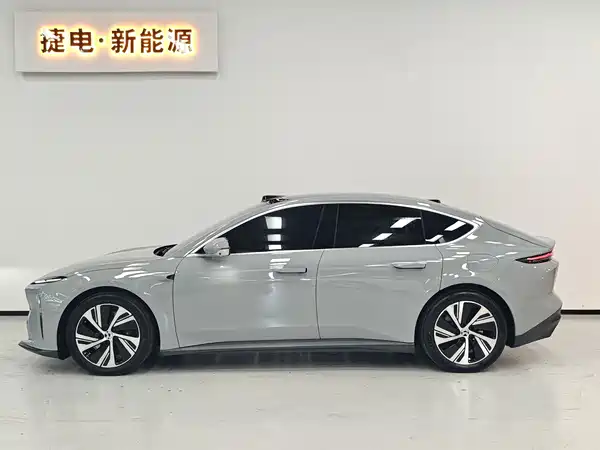 NIO ET5 2024