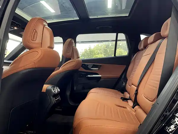 Mercedes-Benz GLC 2023