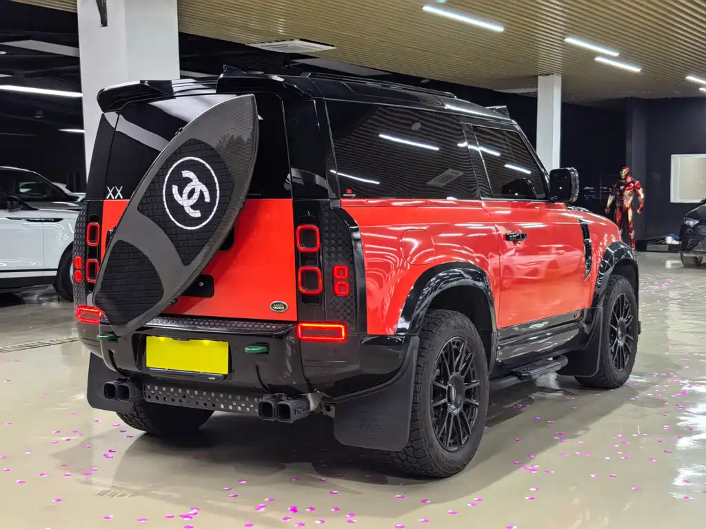 Land Rover Defender 2022 — фото 12