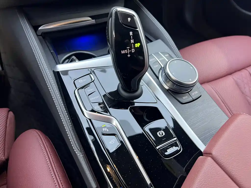 BMW 5 Series 2023 — фото 13