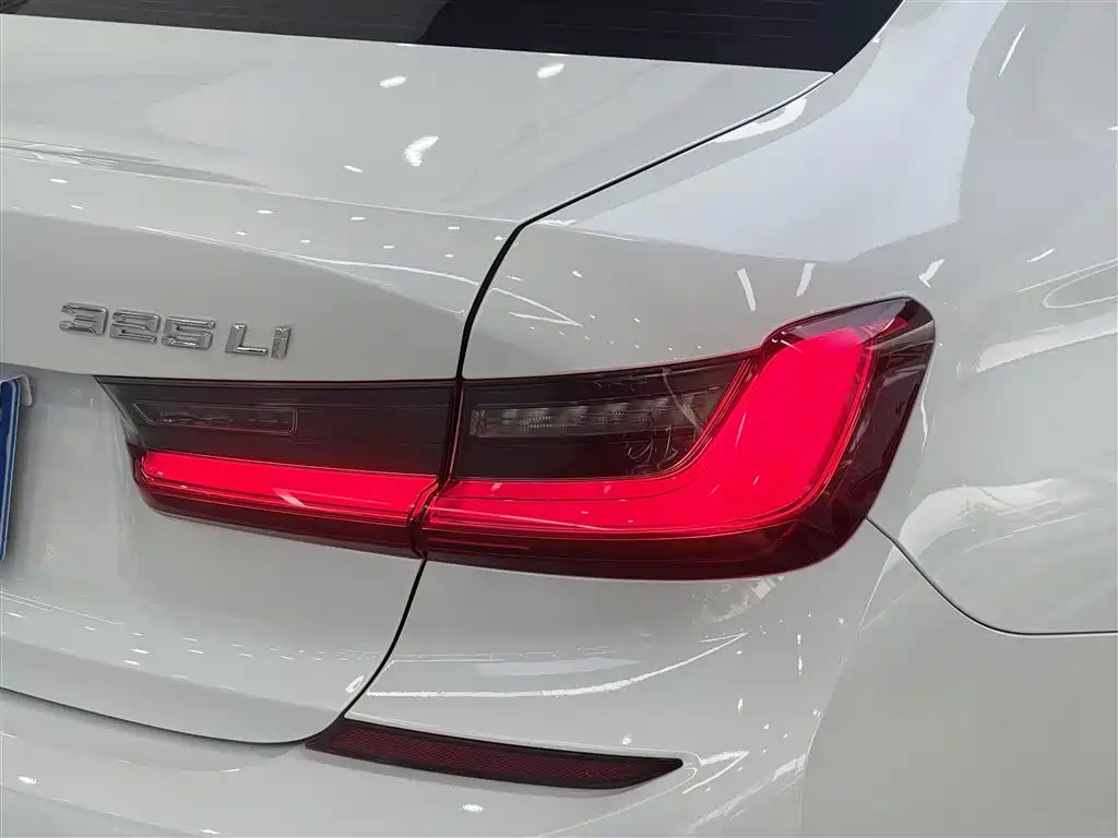 BMW 3 Series 2021 — фото 10