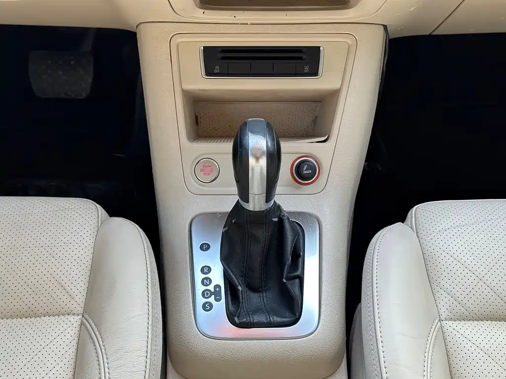 Volkswagen Tiguan 2015 — фото 16