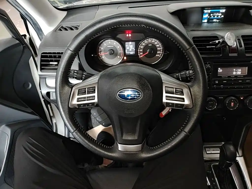 Subaru Forester 2015 — фото 11