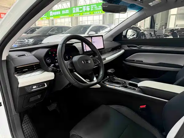 Geely Emgrand L 2022