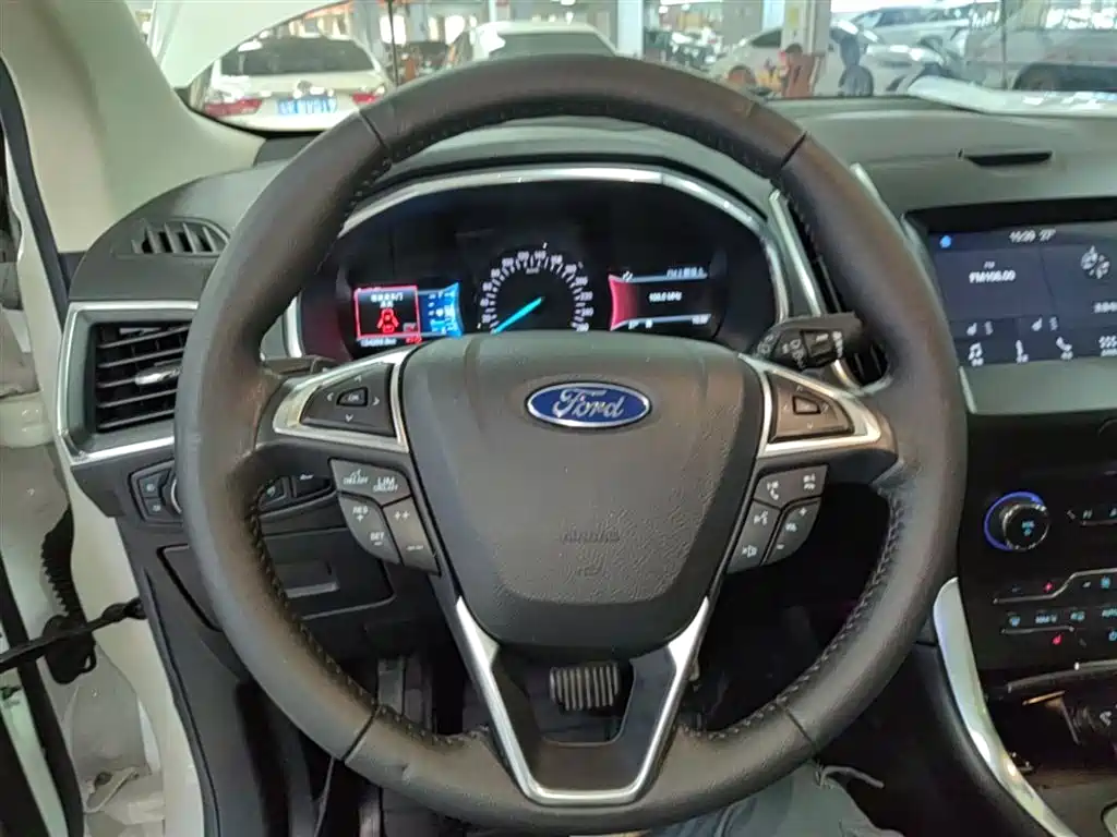 Ford Edge 2020 — фото 11