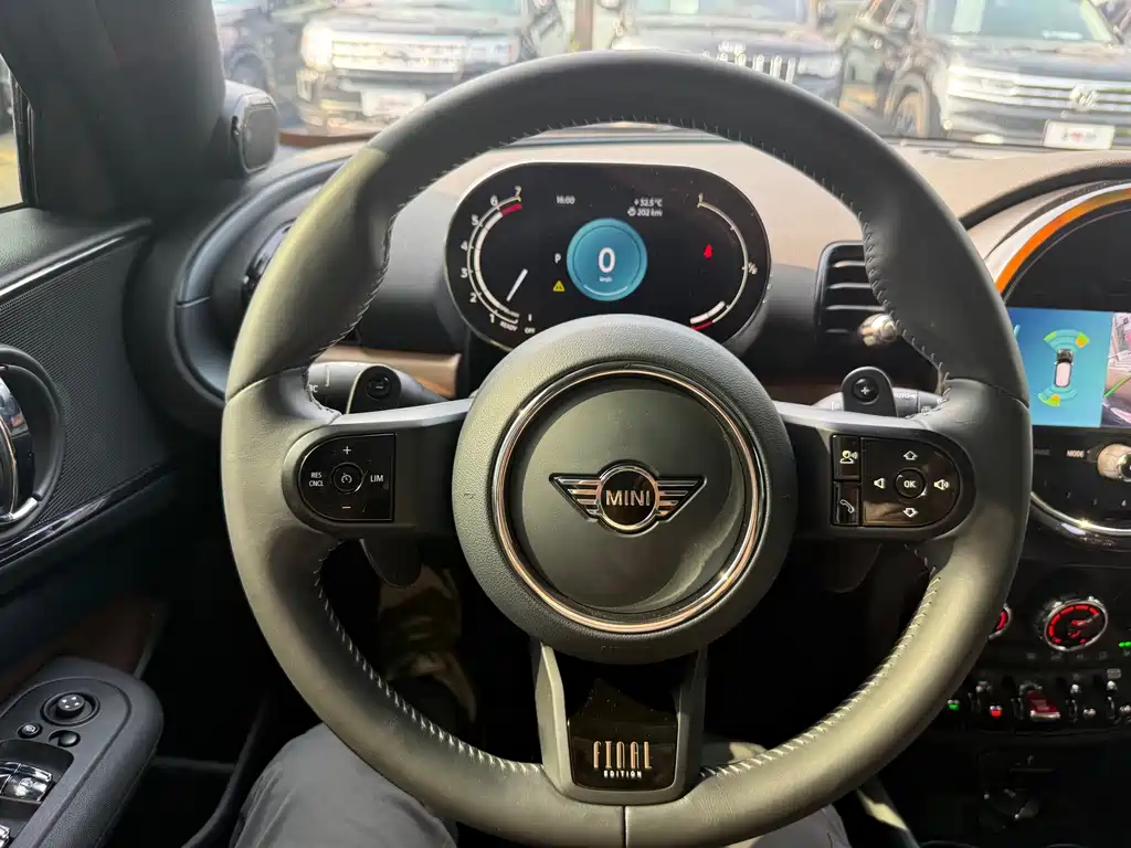 MINI Clubman 2024 — фото 16