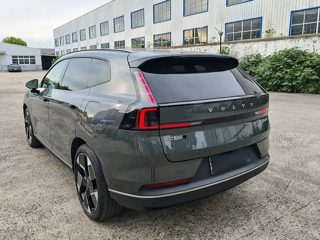 Volvo XC70 Plug-In Hybrid 2025 — фото 37