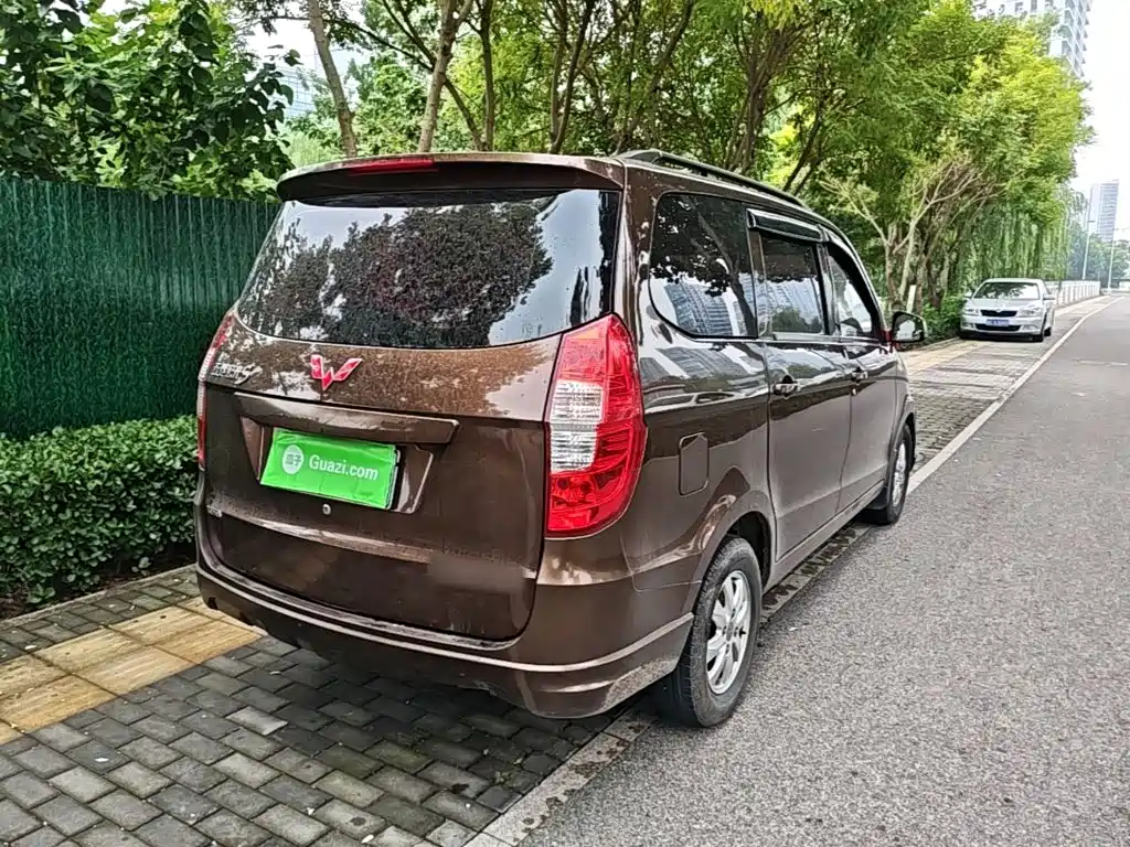 Wuling Hongguang 2017