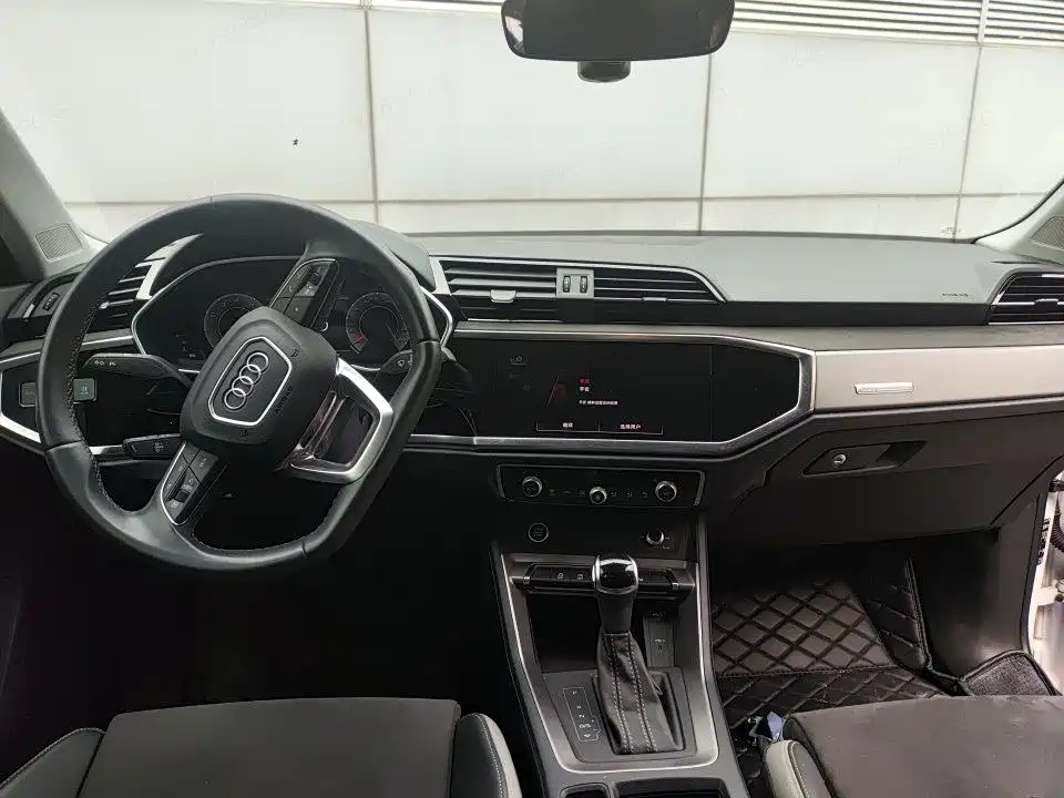 Audi Q3 2022 — фото 11