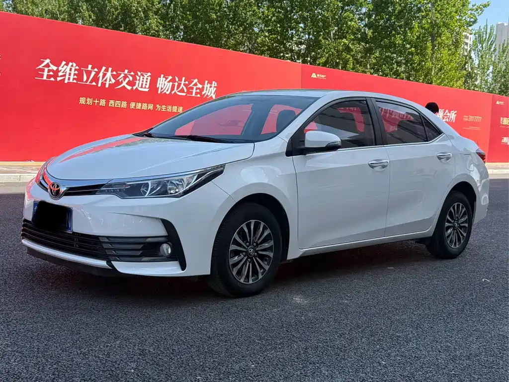 Toyota Corolla 2019 — фото 1