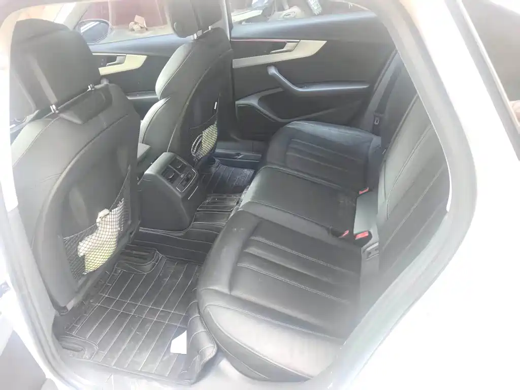 Audi A4L 2020
