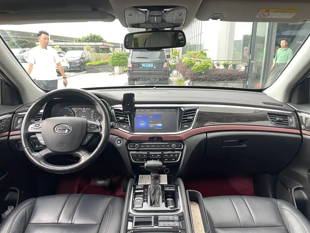 GAC Motor Trumpchi GS8 2017 — фото 9