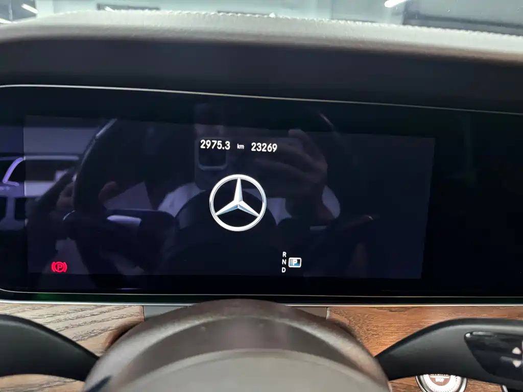 Mercedes-Benz E-Class 2023 — фото 10