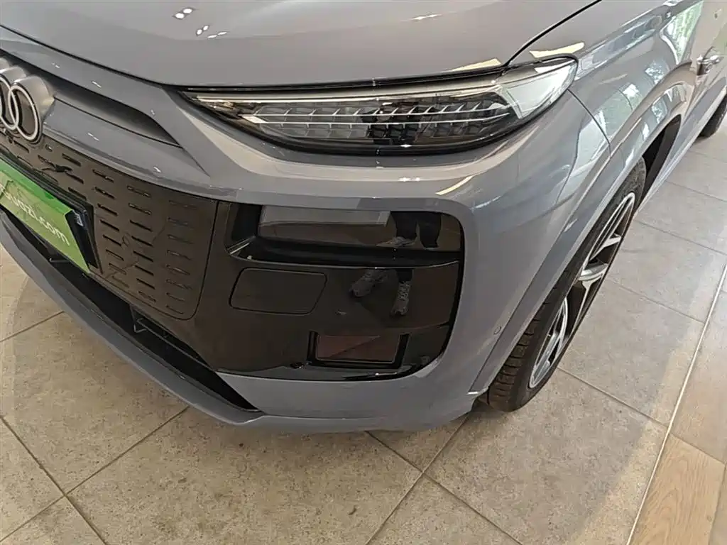 Audi Q6L e-tron 2025 — фото 24