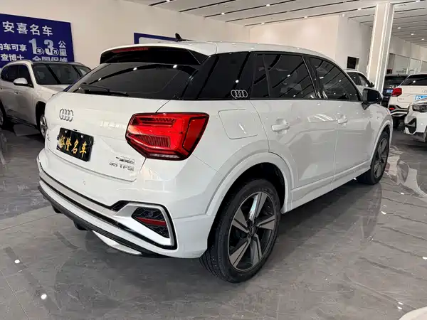 Audi Q2L 2022