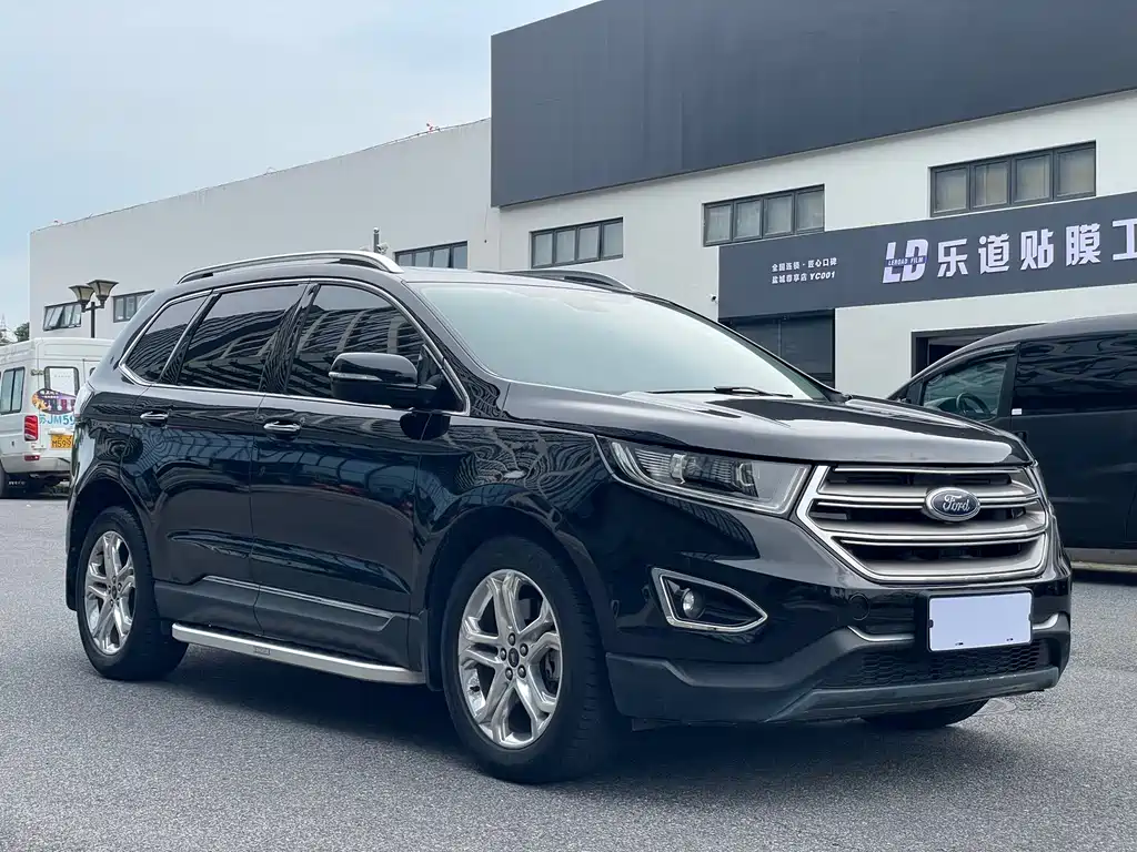 Ford Edge 2018 — фото 3