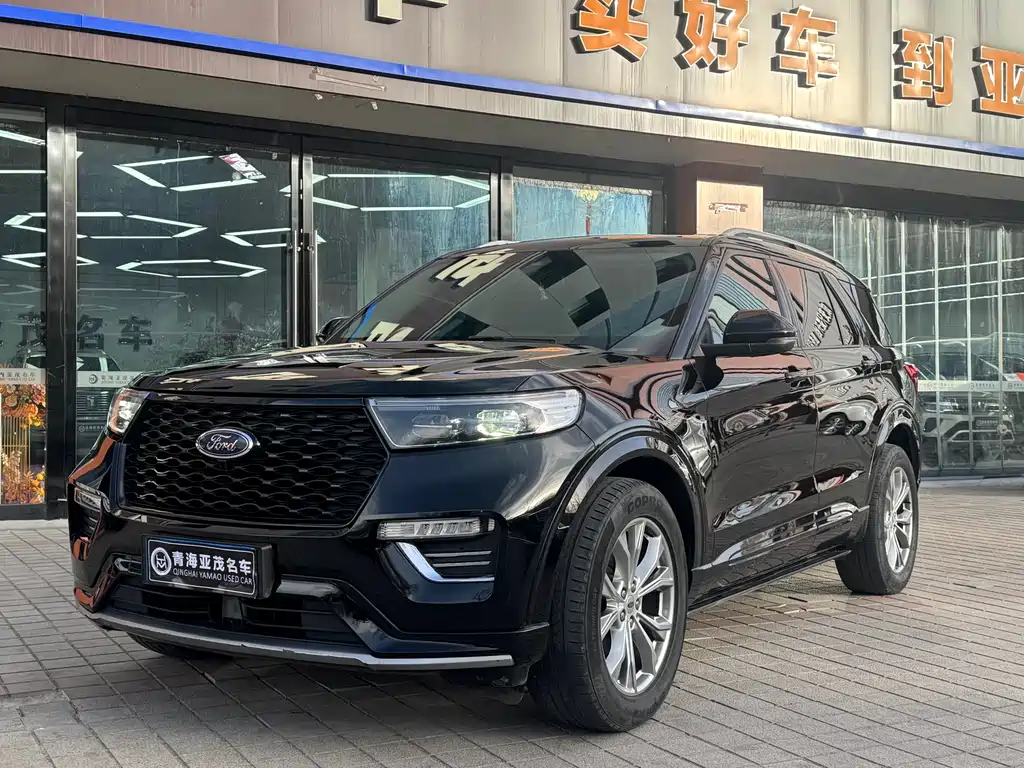 Ford Explorer 2021 — фото 1