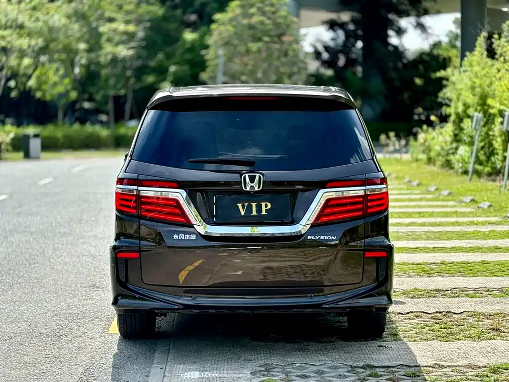 Honda Elysion 2018 — фото 22