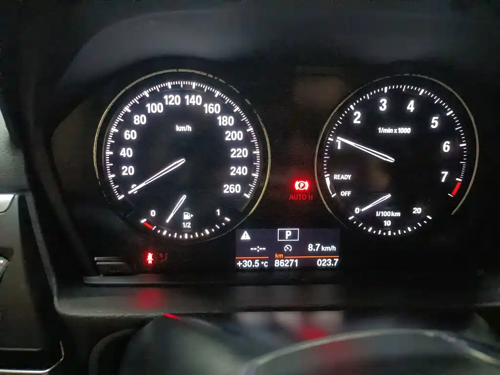 BMW 1 Series 2018 — фото 12