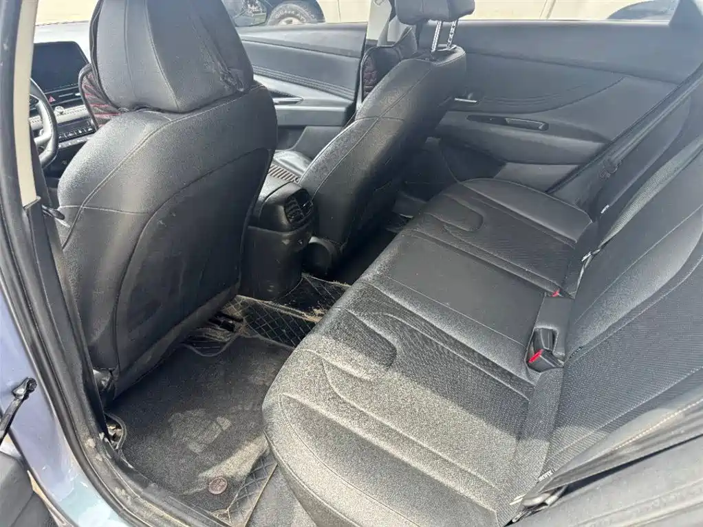 Hyundai Elantra 2024