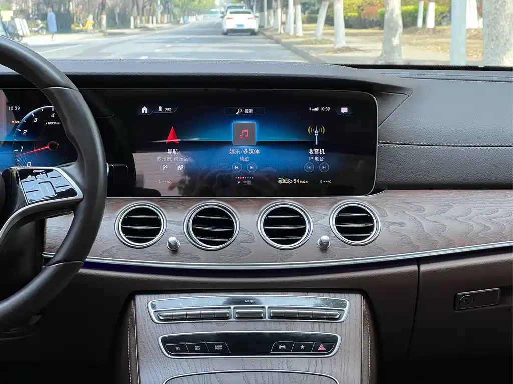 Mercedes-Benz E-Class 2022 — фото 17