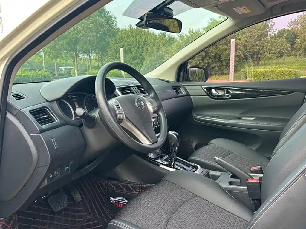 Nissan Tiida 2018 — фото 8