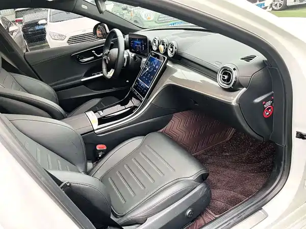 Mercedes-Benz C-Class 2025